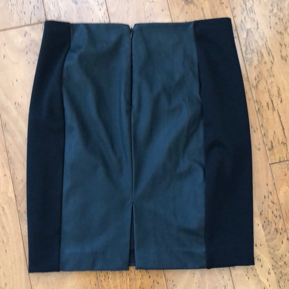 Express faux leather panel skirt, size 4 - Picture 2 of 3